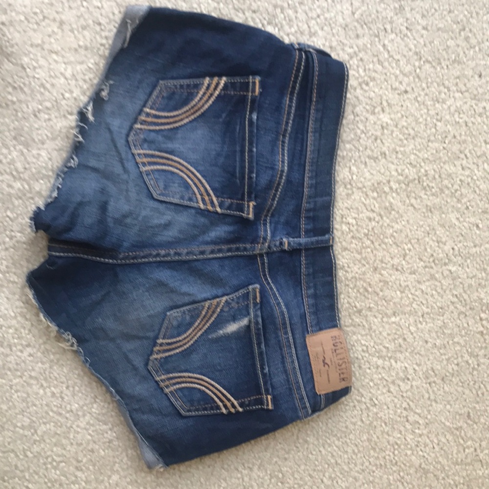 Hollister jean shorts size 25